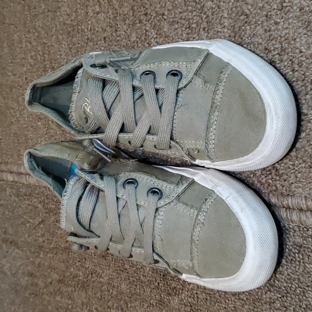 Army green shoes